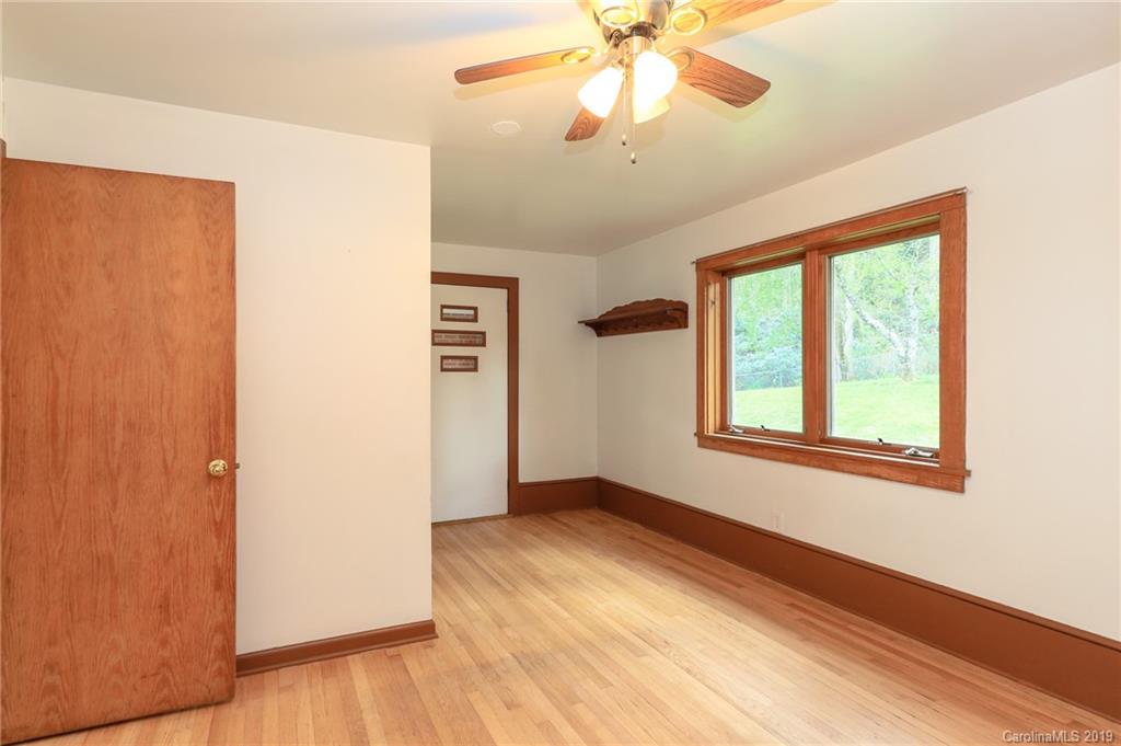 1227 Garren Creek Road Fairview, NC 28730 - Photo 10 of 38 Gallery Image 10