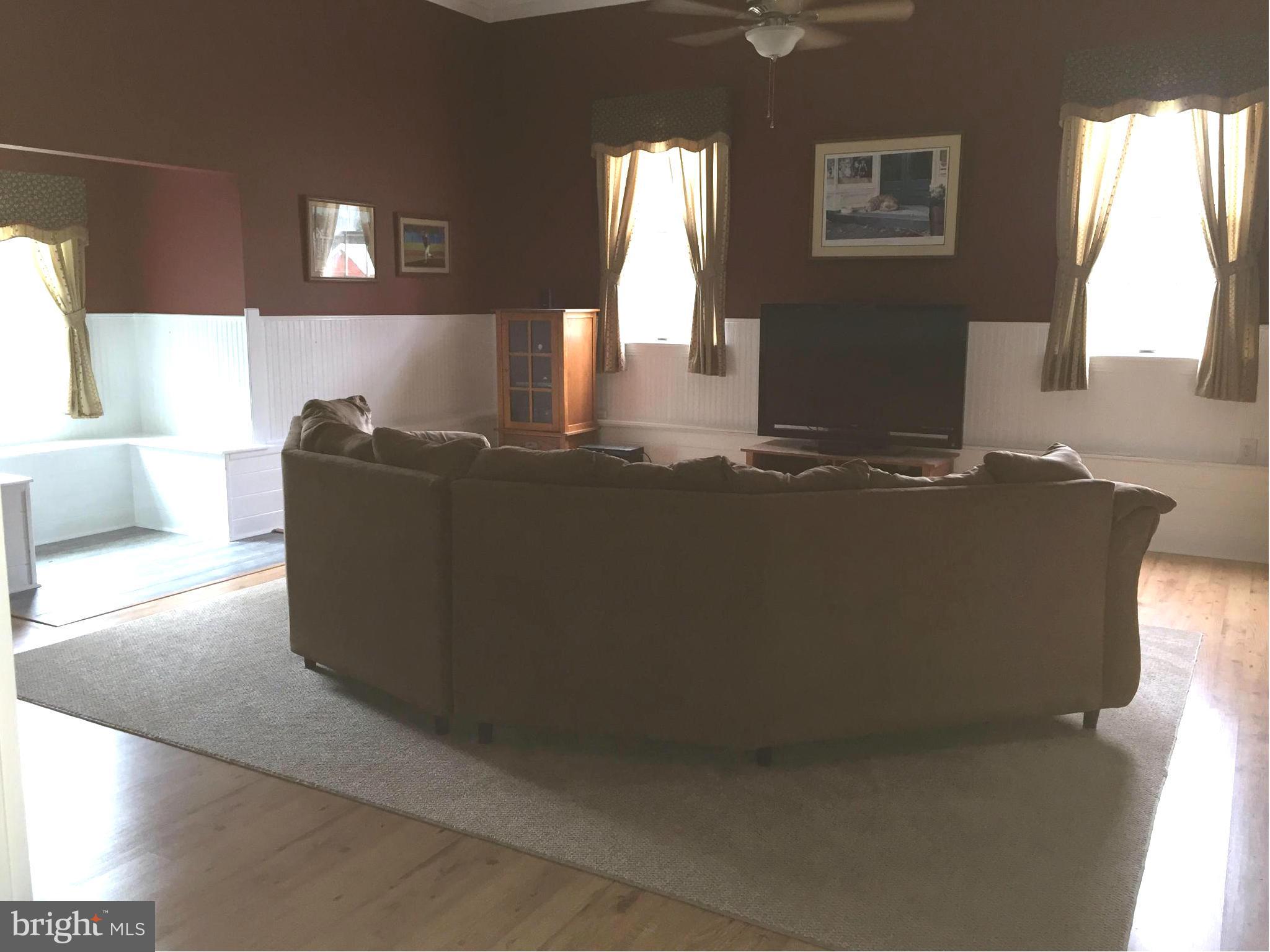 6335 Windy Creek Road Huntingtown, MD 20639 - Photo 23 of 30 Family Room