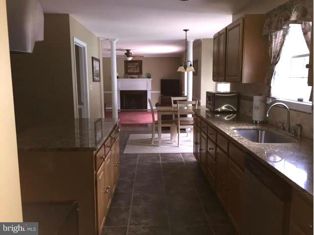 6335 Windy Creek Road Huntingtown, MD 20639 - Photo 7 of 30 Kitchen