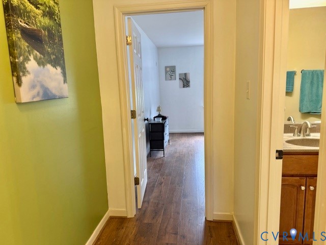 11283 Winding River Road Providence Forge, VA 23140 - Photo 25 of 28 Hall/bath between 2 bedrooms upstairs