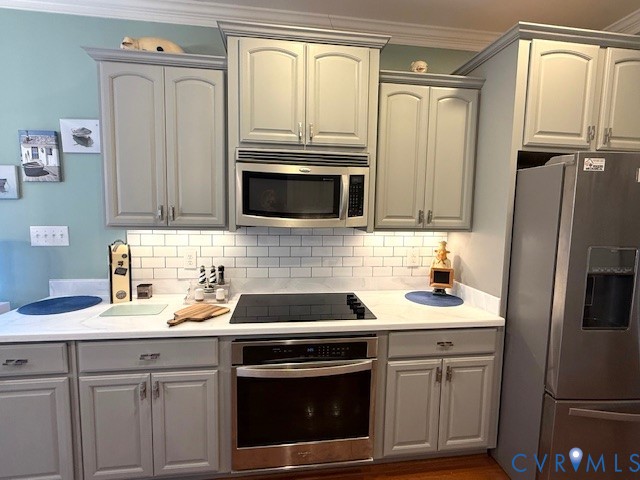 11283 Winding River Road Providence Forge, VA 23140 - Photo 5 of 28 Beautiful kitchen cabinets stainless range & micro