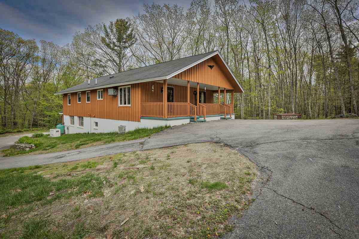 62 Goodhue Road Derry, NH 03038 - Photo 1 of 21