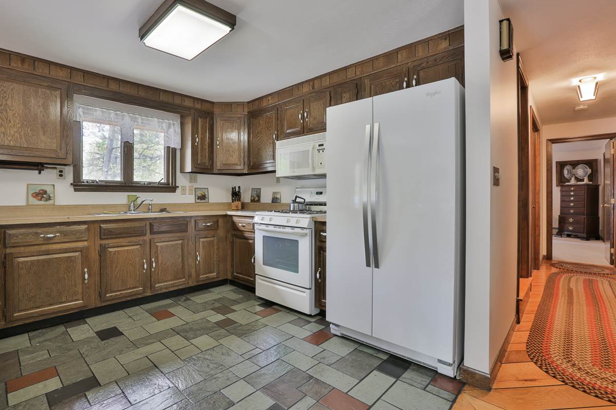 62 Goodhue Road Derry, NH 03038 - Photo 12 of 21