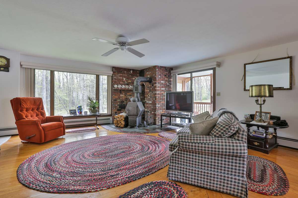 62 Goodhue Road Derry, NH 03038 - Photo 13 of 21