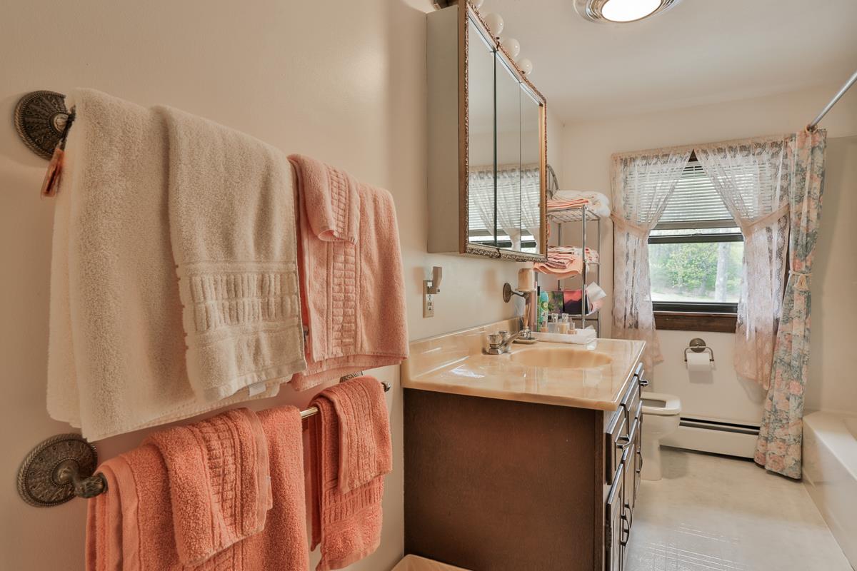 62 Goodhue Road Derry, NH 03038 - Photo 17 of 21