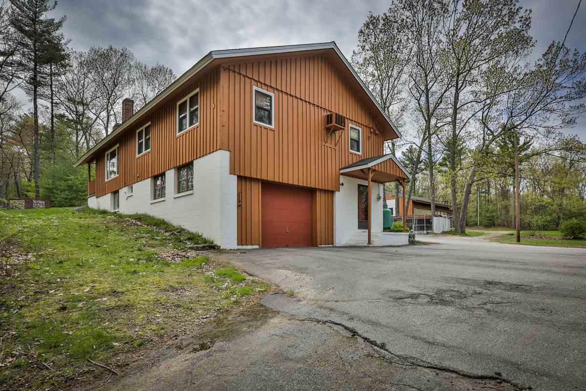 62 Goodhue Road Derry, NH 03038 - Photo 4 of 21