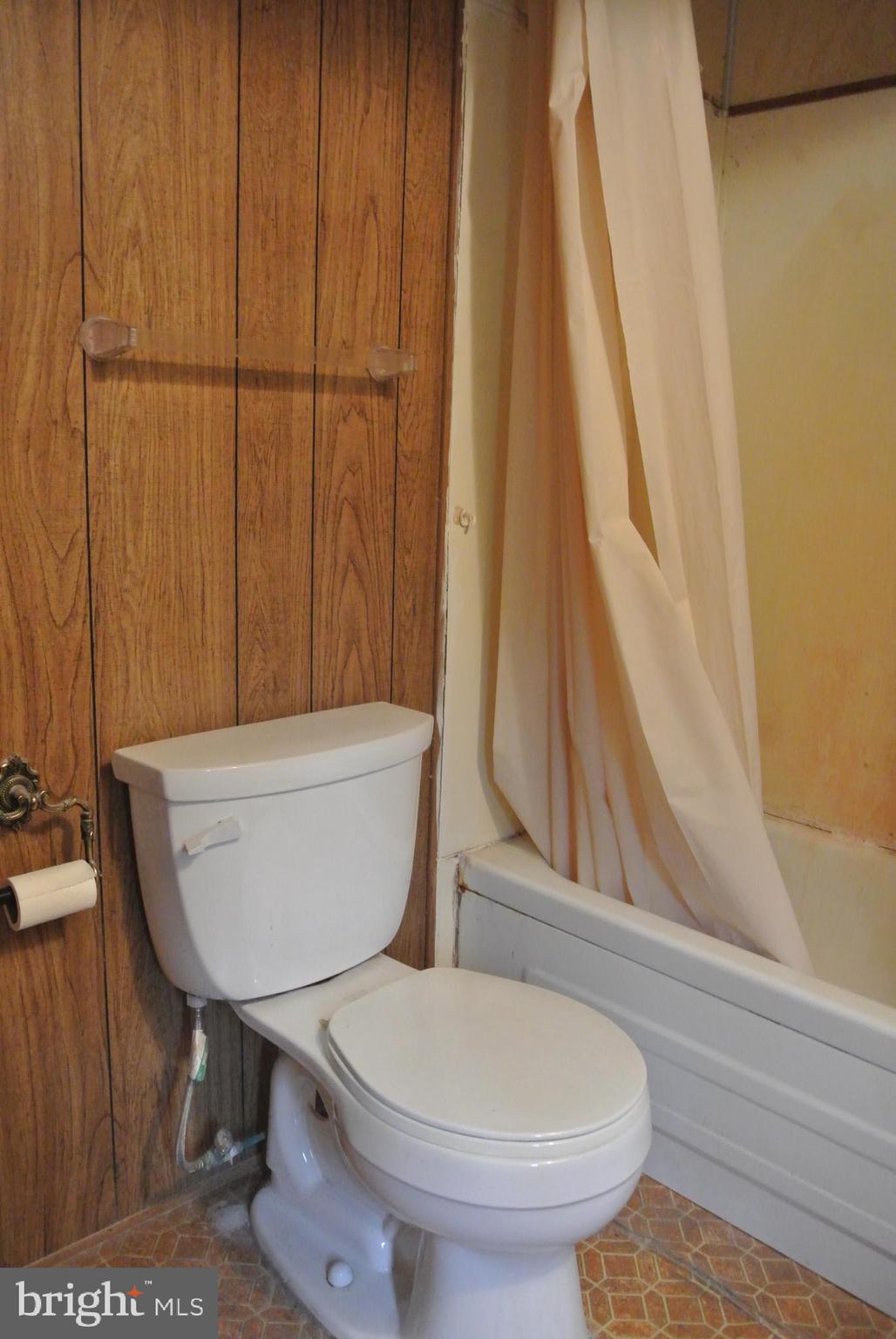 1410 Evans Road Pottstown, PA 19465 - Photo 21 of 40 Full Bath