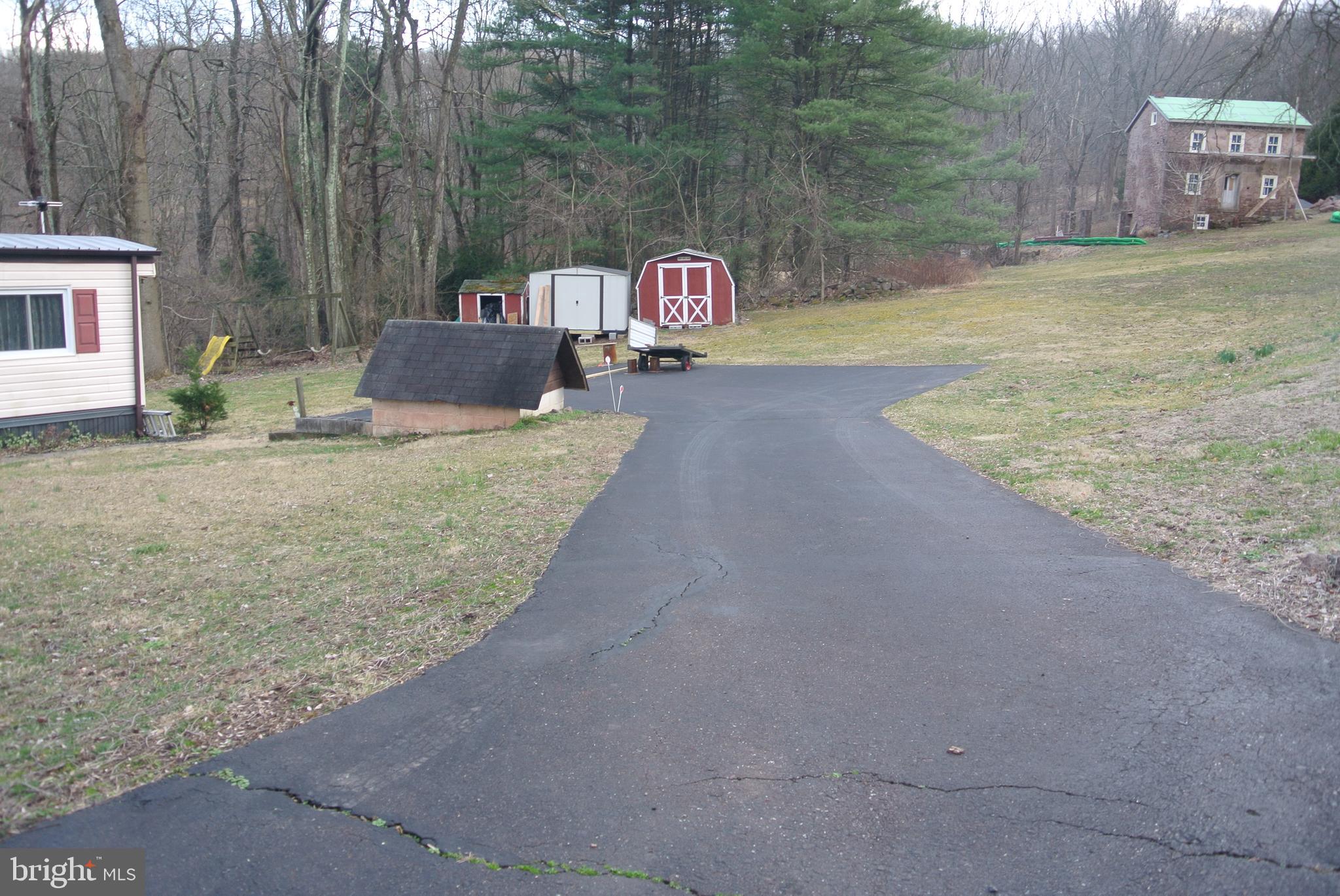 1410 Evans Road Pottstown, PA 19465 - Photo 40 of 40 Drive & Parking