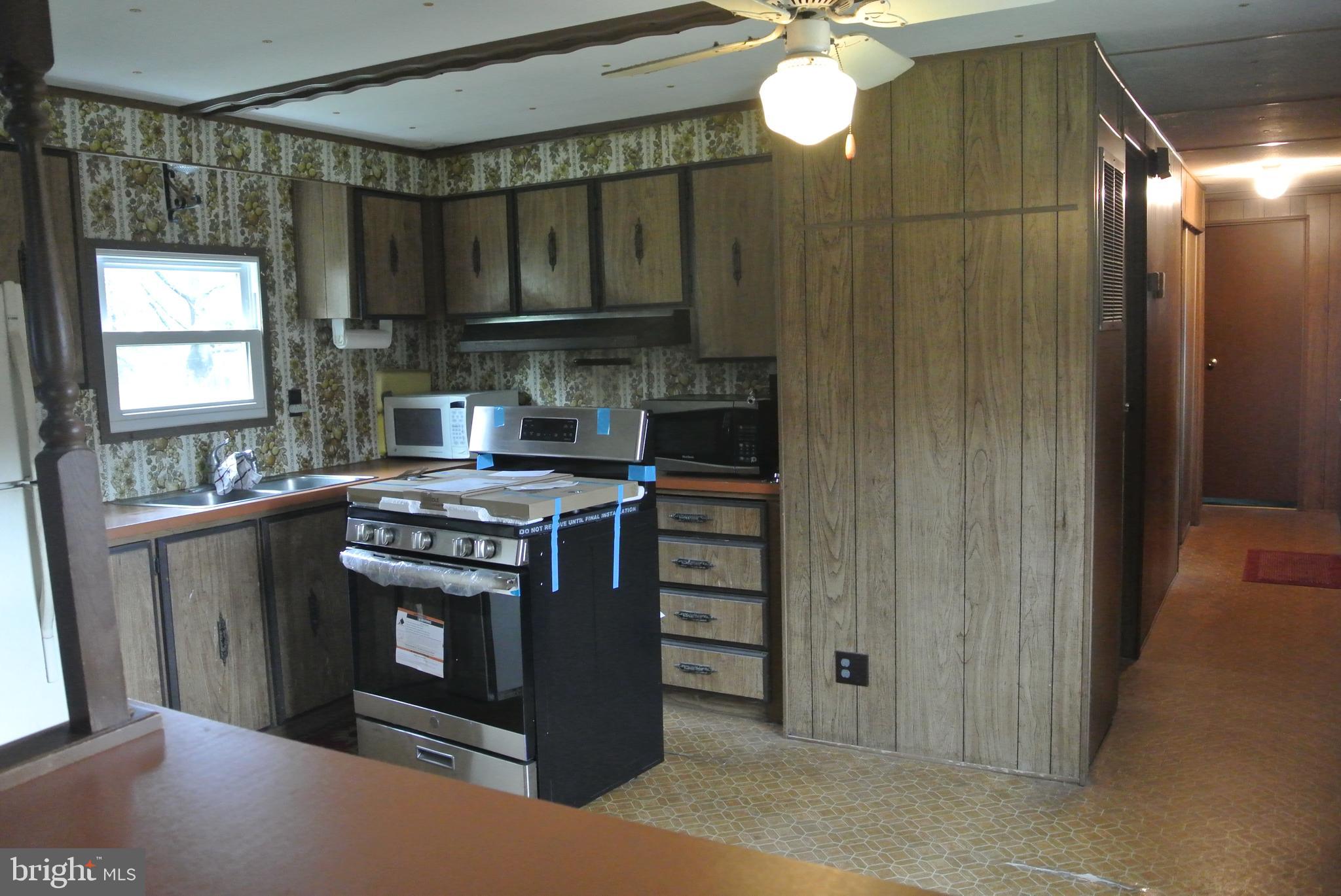 1410 Evans Road Pottstown, PA 19465 - Photo 10 of 40 Kitchen
