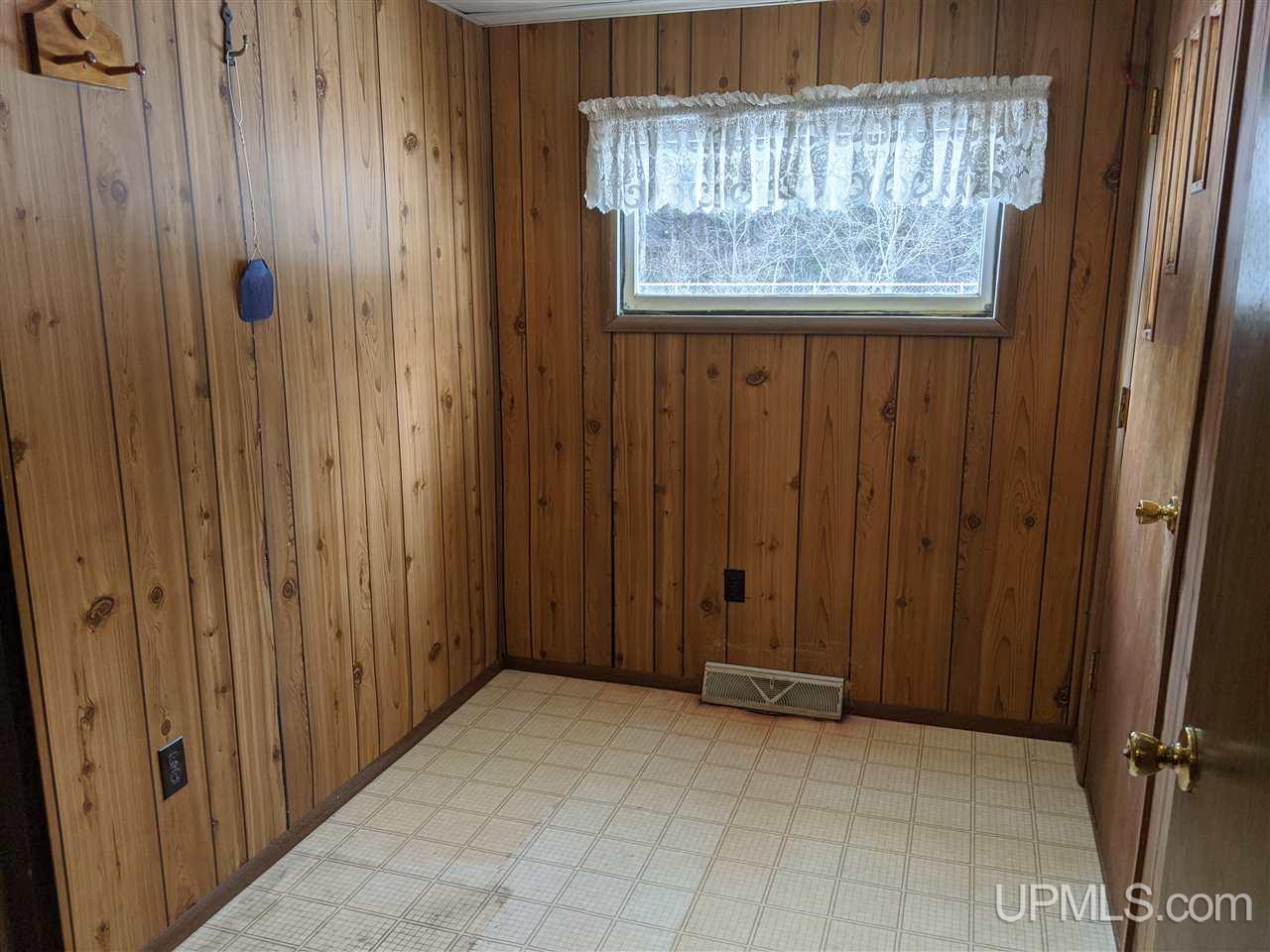 6975 M 5 Escanaba, MI 49829 - Photo 16 of 17
