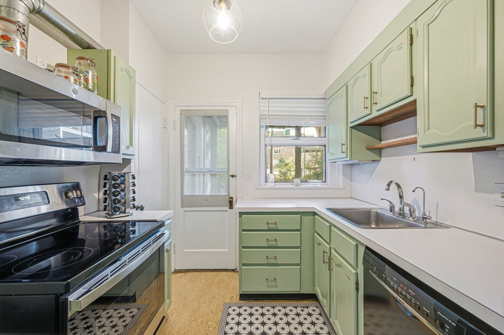 58 Pleasant Street, Unit 2 Brookline, MA 02446 - Photo 9 of 16
