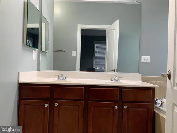 $2,950 | 3301 Castle Ridge Circle, Unit 36, Silver Spring, MD 20904