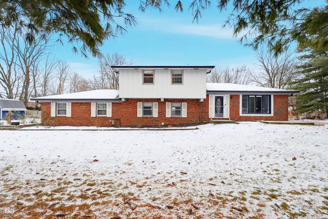 $359,000 | 2704 Lakewood Drive North, Carmel, IN 46280