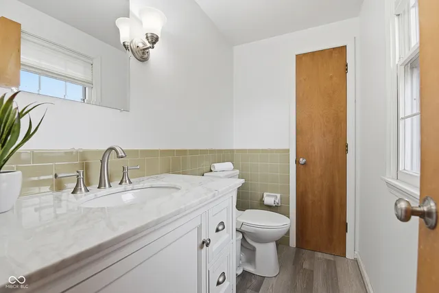 $359,000 | 2704 Lakewood Drive North, Carmel, IN 46280