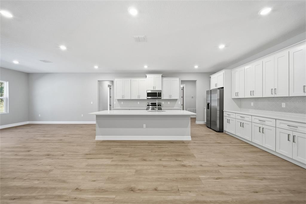 1215 West Union Street Hernando, FL 34442 - Photo 3 of 32