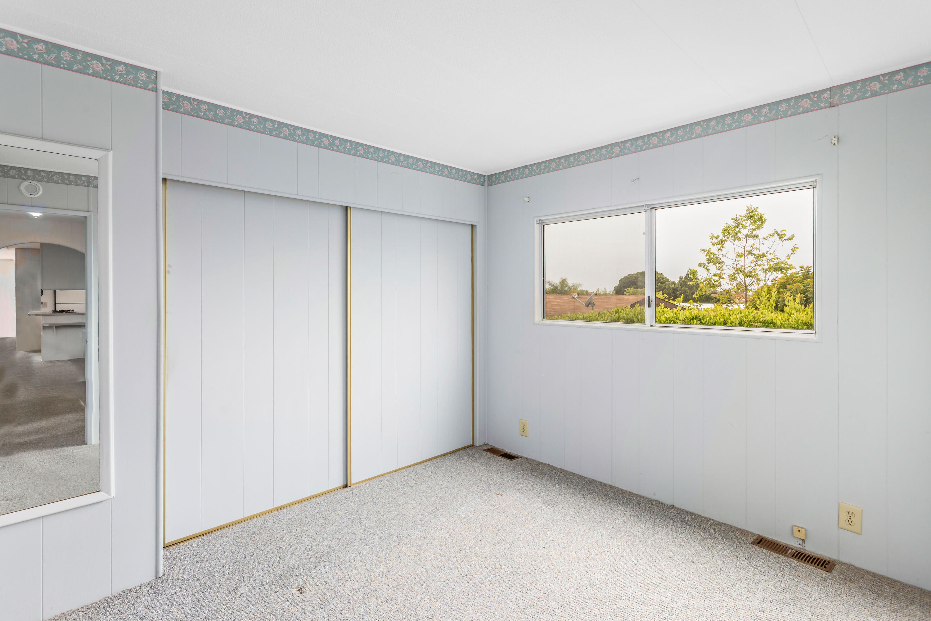6180 Via Real, Unit 40 Carpinteria, CA 93013 - Photo 12 of 22 Guest Bedroom