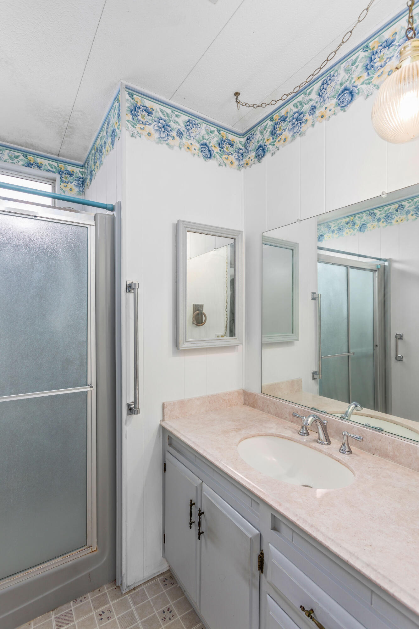 6180 Via Real, Unit 40 Carpinteria, CA 93013 - Photo 13 of 22 Guest Bath