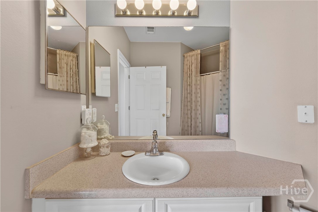 2136 Whitemarsh Way Savannah, GA 31410 - Photo 14 of 32