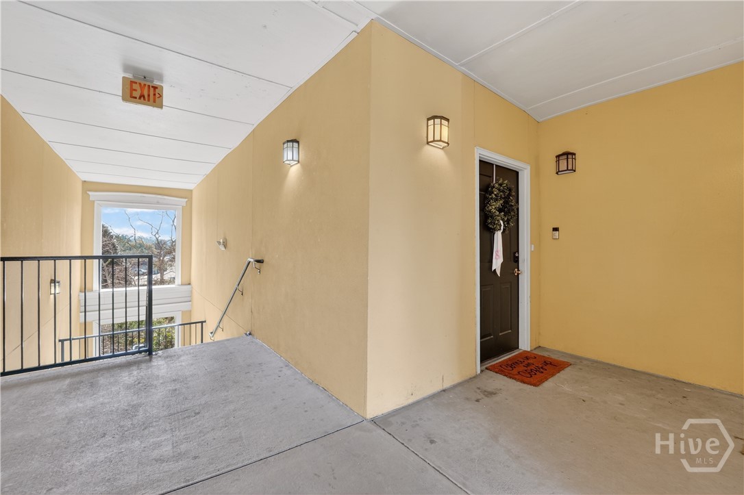 2136 Whitemarsh Way Savannah, GA 31410 - Photo 2 of 32