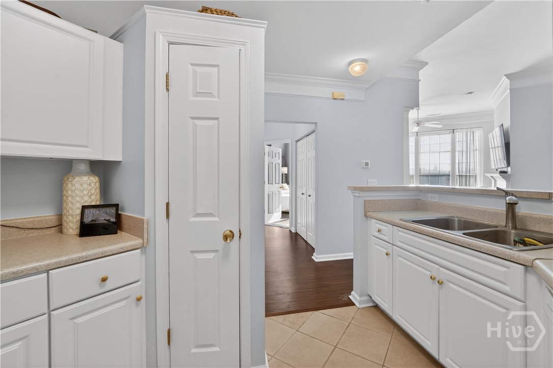 2136 Whitemarsh Way Savannah, GA 31410 - Photo 9 of 32