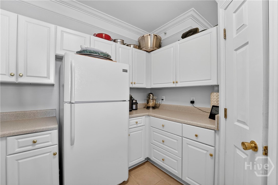 2136 Whitemarsh Way Savannah, GA 31410 - Photo 10 of 32