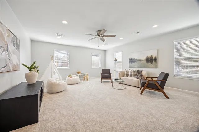 $925,000 | 211 East 24th Street, Houston, TX 77008