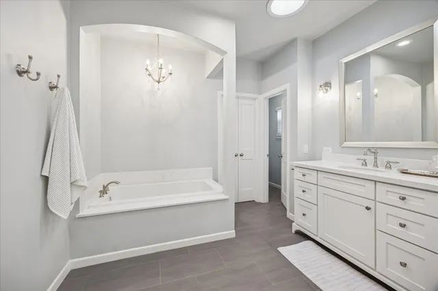 $925,000 | 211 East 24th Street, Houston, TX 77008