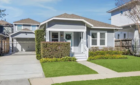 $925,000 | 211 East 24th Street, Houston, TX 77008