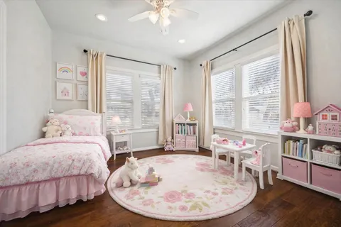 $925,000 | 211 East 24th Street, Houston, TX 77008