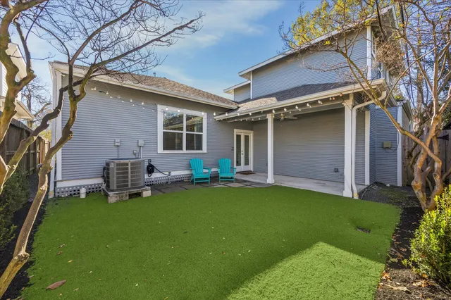 $925,000 | 211 East 24th Street, Houston, TX 77008