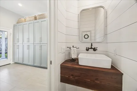 $925,000 | 211 East 24th Street, Houston, TX 77008