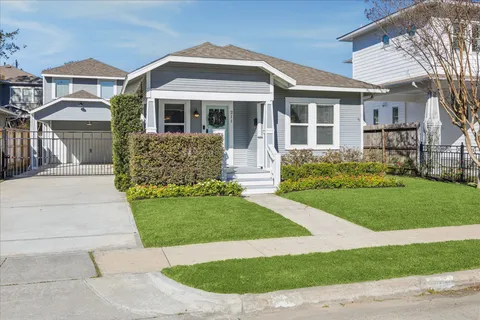 $925,000 | 211 East 24th Street, Houston, TX 77008