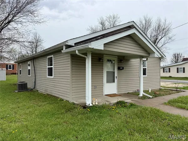 $179,000 | 1203 West Main Street, Bowling Green, MO 63334