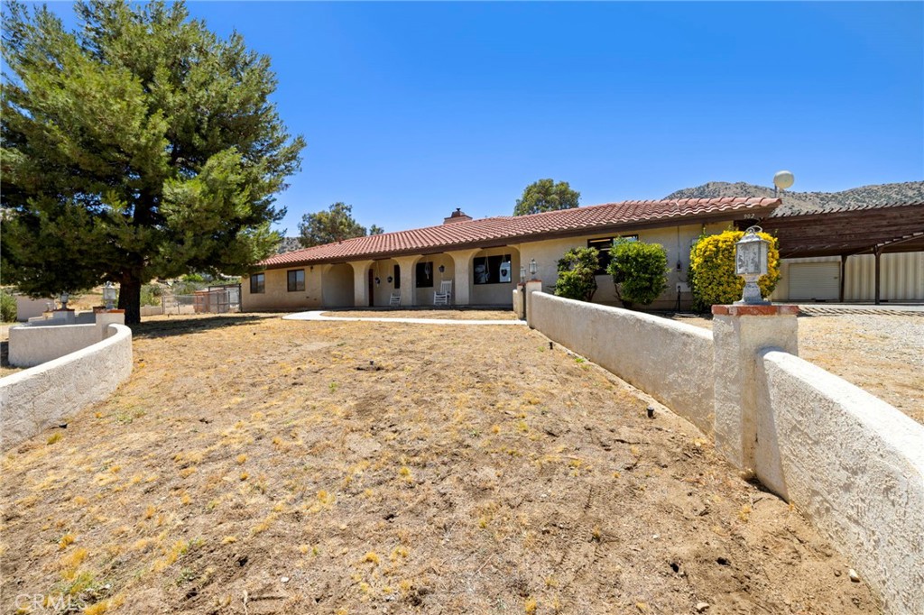 902 Searchlight Ranch Road Acton, CA 93510 - Photo 3 of 58