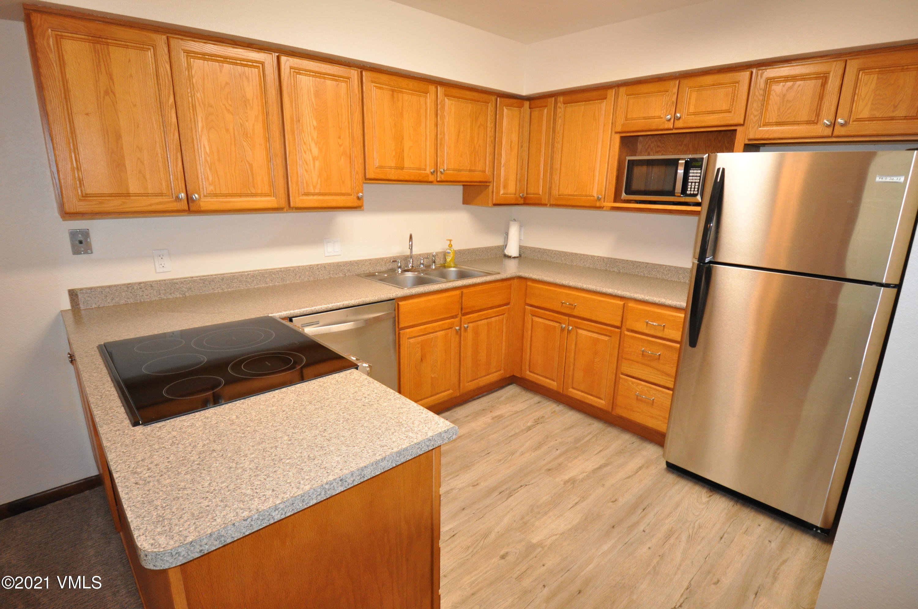 2743 Kinnickinnick Road, Unit A4 Vail, CO 81657 - Photo 19 of 28 DSC_0198