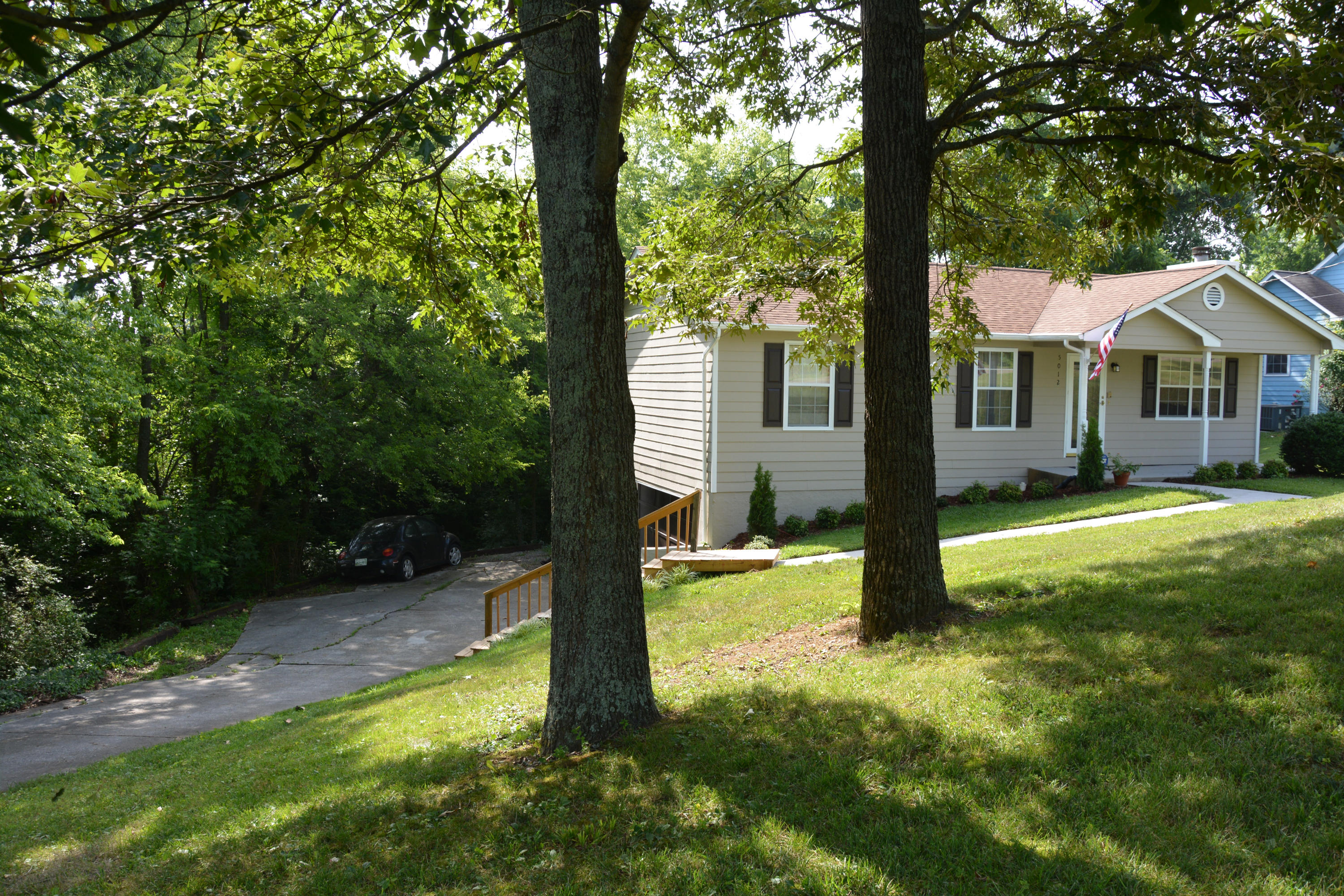 5012 Inskip Road Knoxville, TN 37912 - Photo 1 of 31 DSC_1439