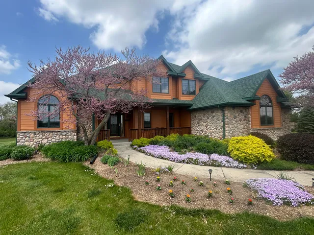 $1,299,900 | N2399 County Rd O South, Delavan, WI 53115