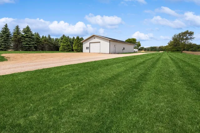 $1,299,900 | N2399 County Rd O South, Delavan, WI 53115