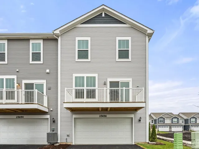 $3,000 | 14949 South Dyer Lane, Plainfield, IL 60544