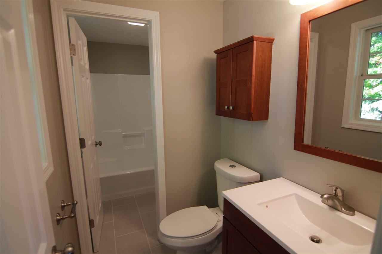 29 Baltimore Road Nashua, NH 03062 - Photo 6 of 12