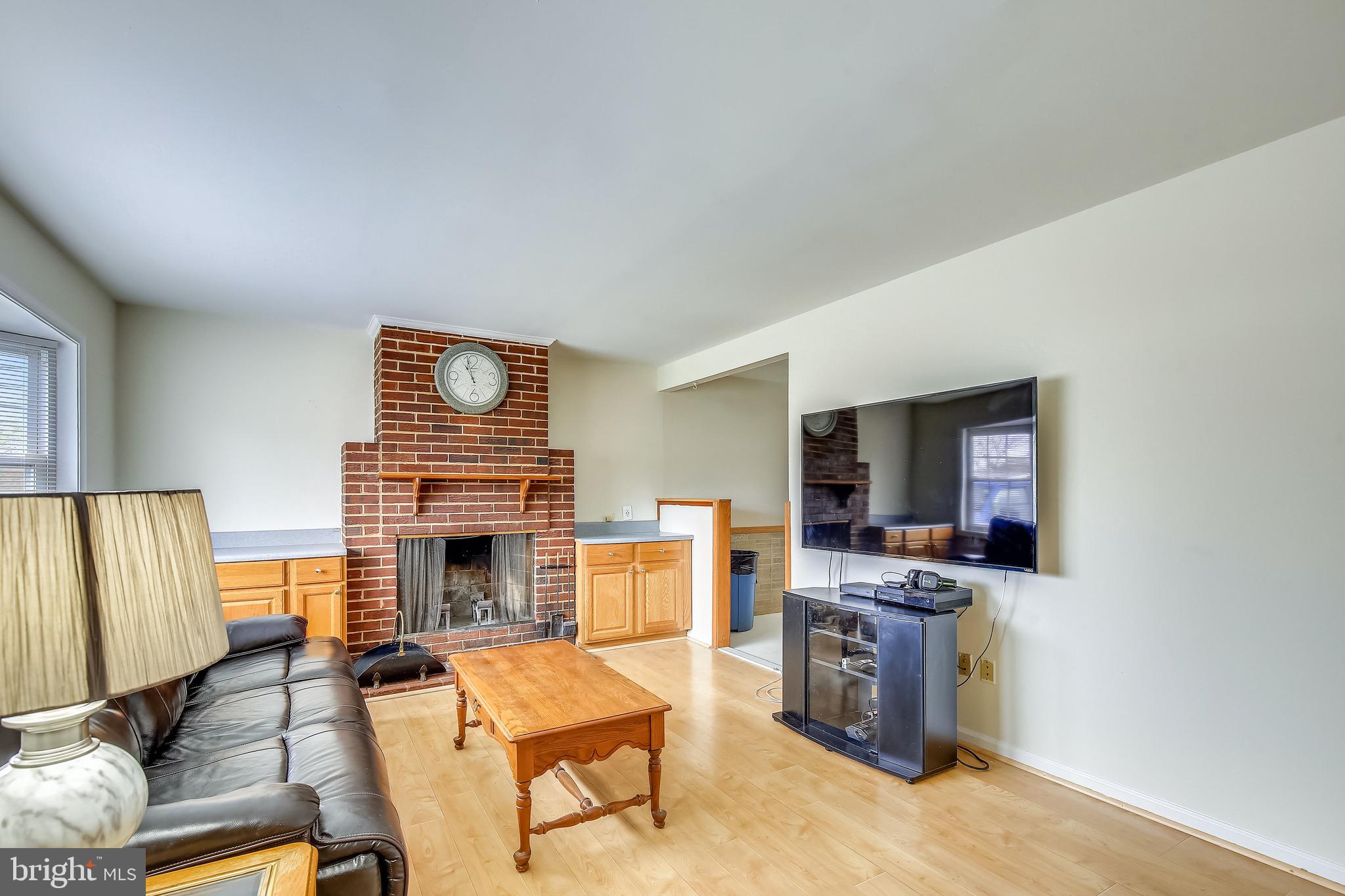 6611 Custer Street Springfield, VA 22150 - Photo 3 of 20 Gallery Image 3