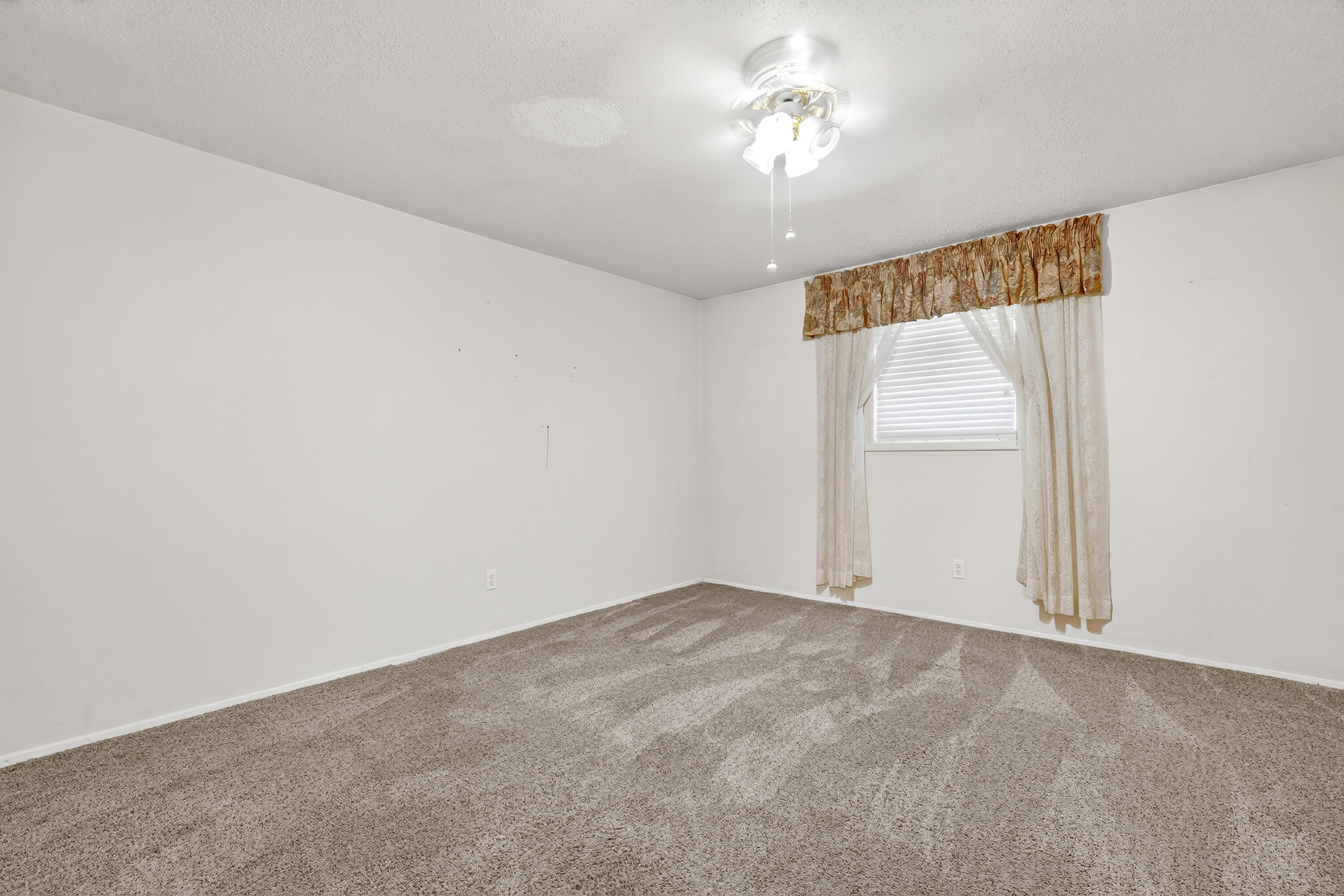 105 13th Street Seagraves, TX 79359 - Photo 13 of 25 DSC08204