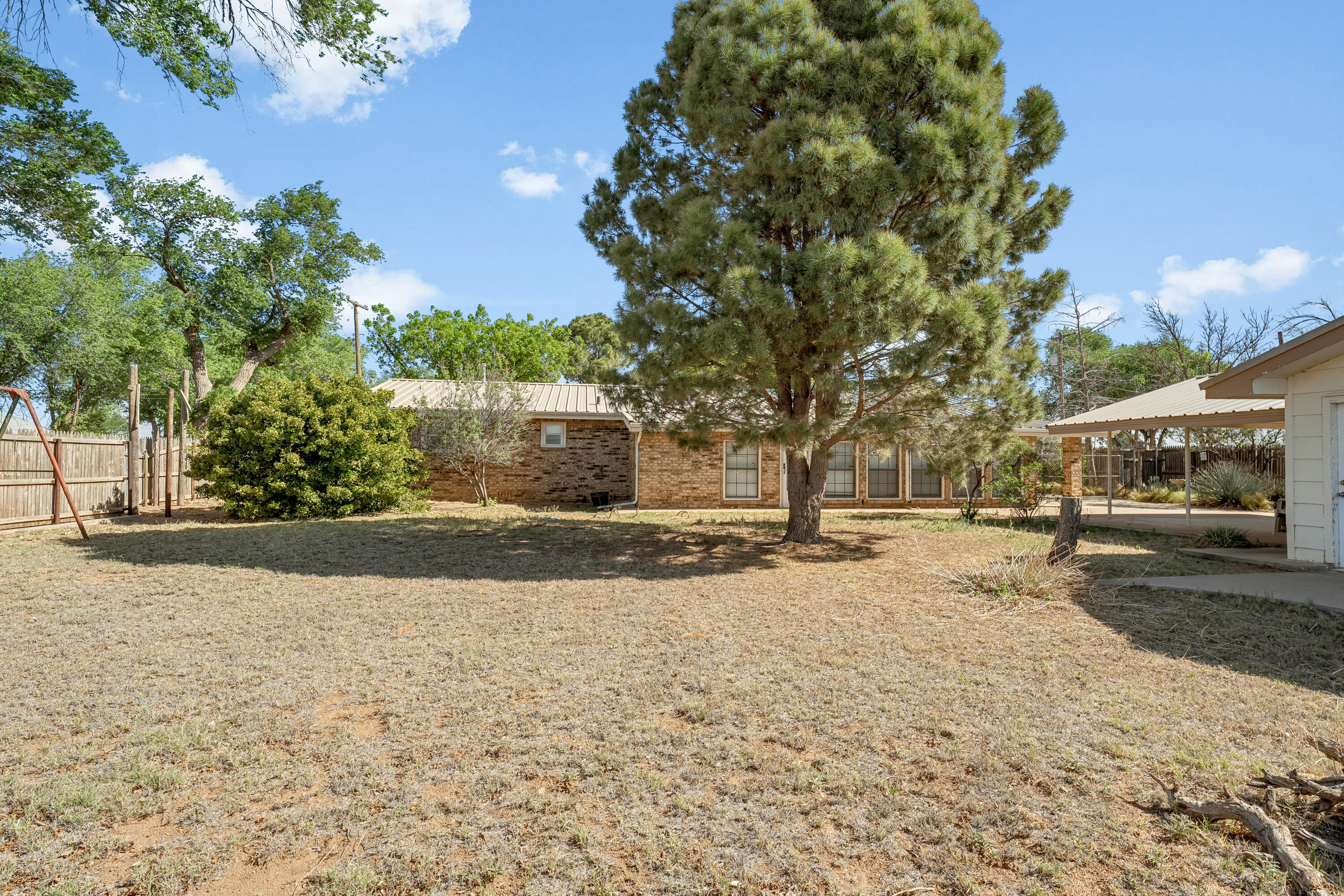 105 13th Street Seagraves, TX 79359 - Photo 5 of 25 DSC08181