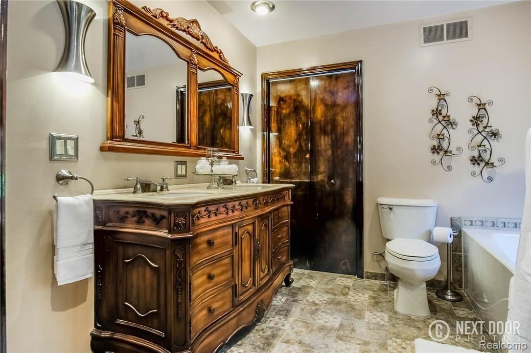 2212 Byron Road Howell, MI 48855 - Photo 16 of 63 Master Bath