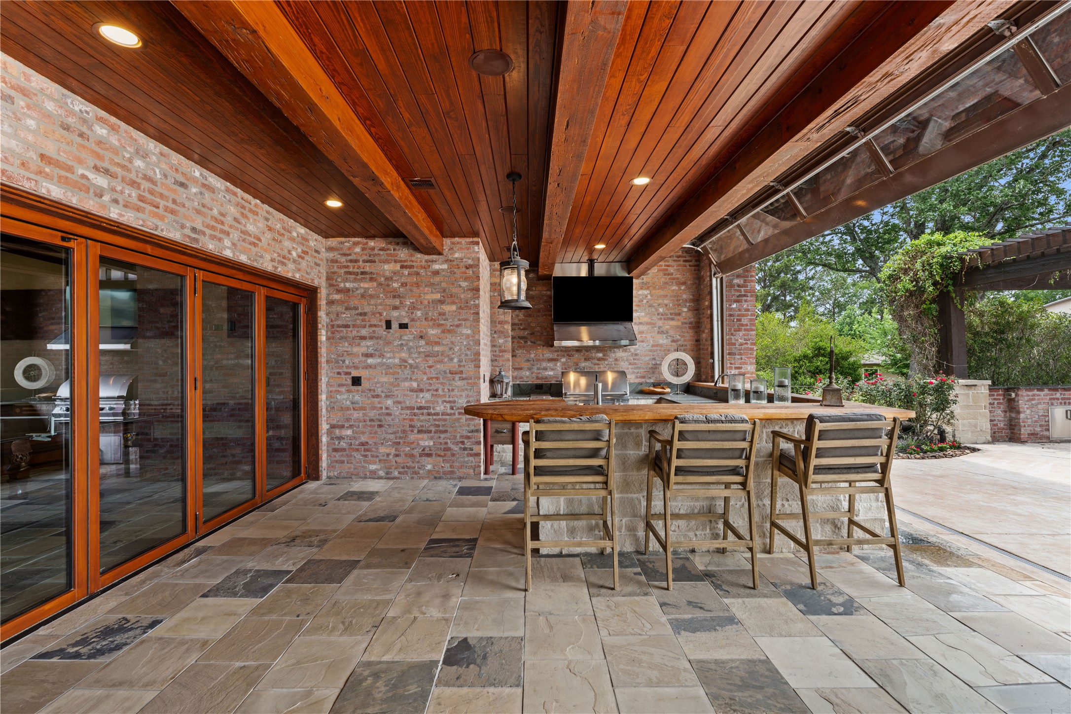 12349 Longmire Trace Conroe, TX 77304 - Photo 36 of 48