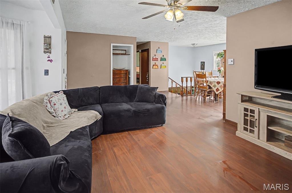 1943 Baldwin Road Jacksonville, IL 62650 - Photo 13 of 54 Gallery Image 13