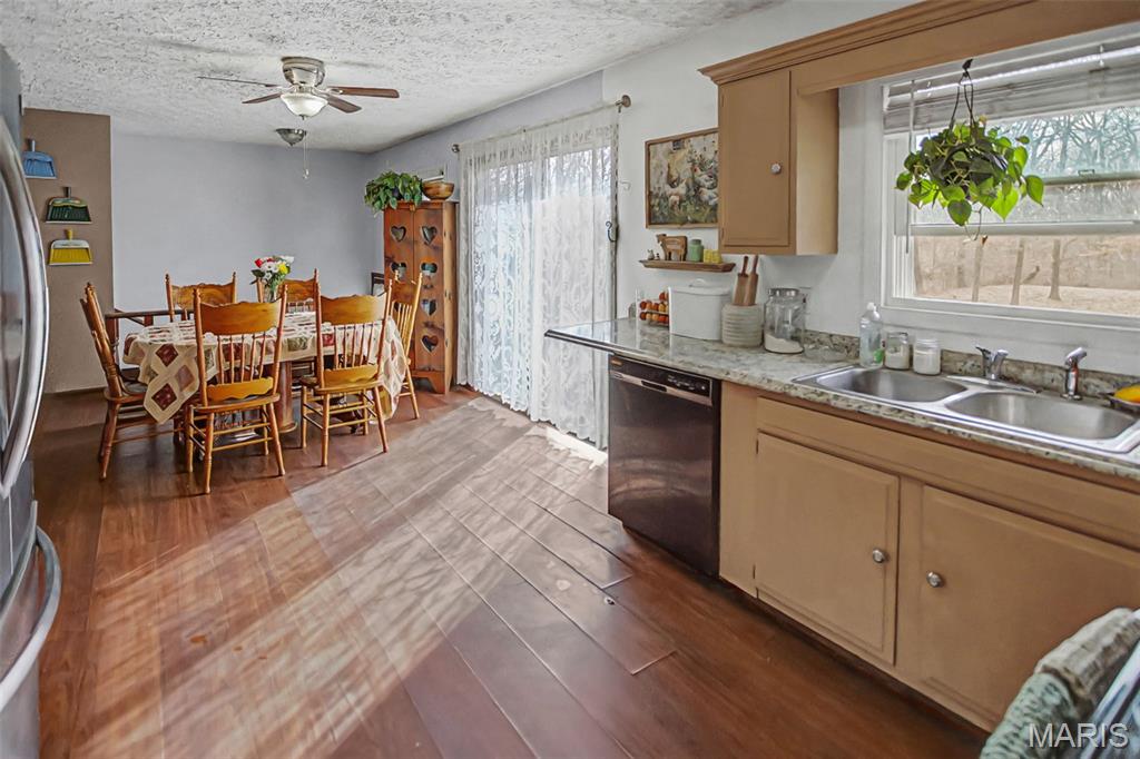 1943 Baldwin Road Jacksonville, IL 62650 - Photo 23 of 54 Gallery Image 23