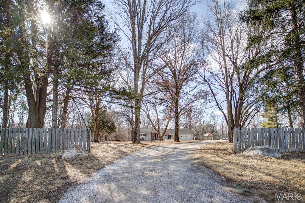 1943 Baldwin Road Jacksonville, IL 62650 - Photo 9 of 54 Gallery Image 9