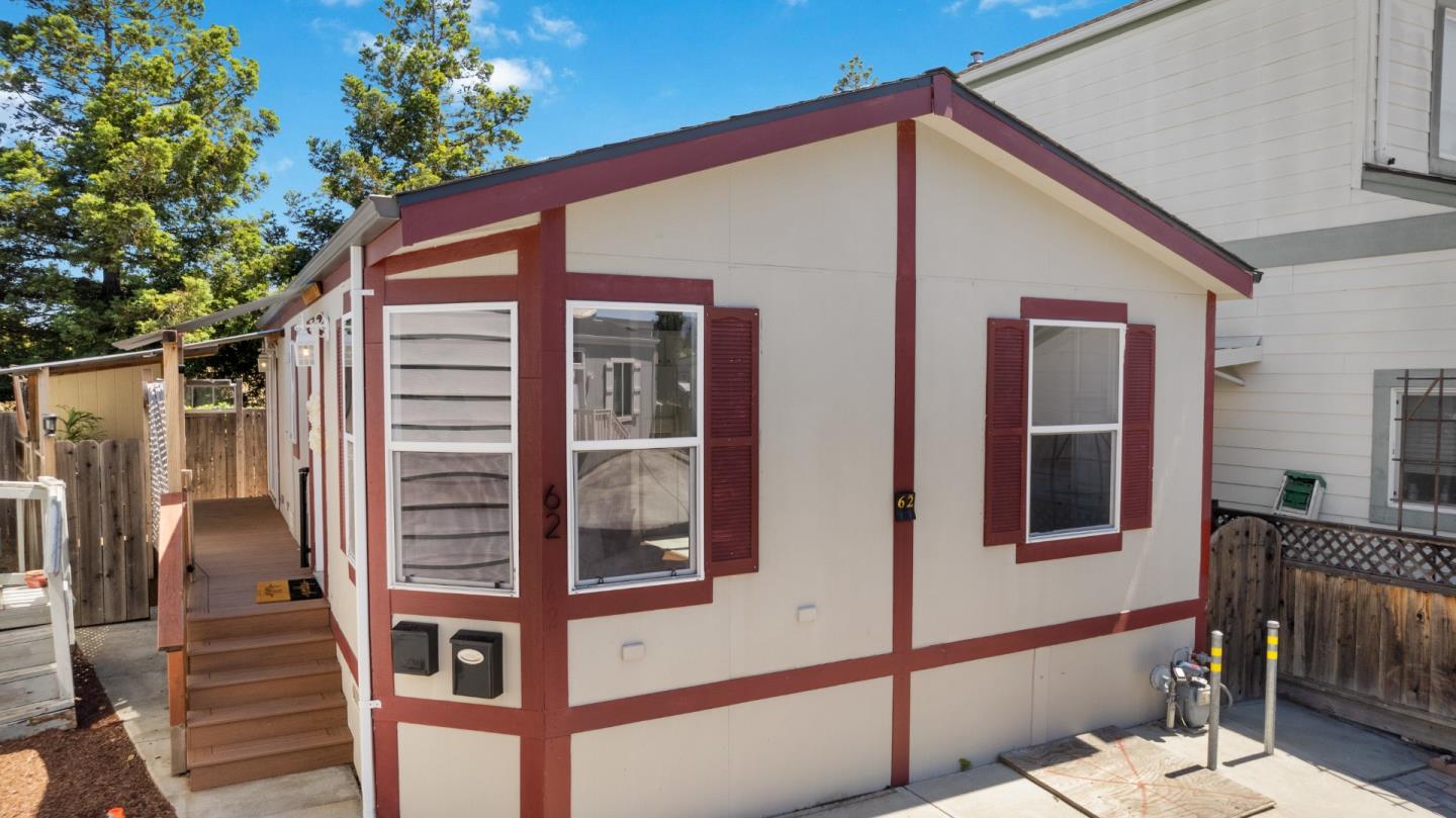 14685 Oka Road, Unit 62 Los Gatos, CA 95032 - Photo 21 of 27 a view of a house with backyard and porch