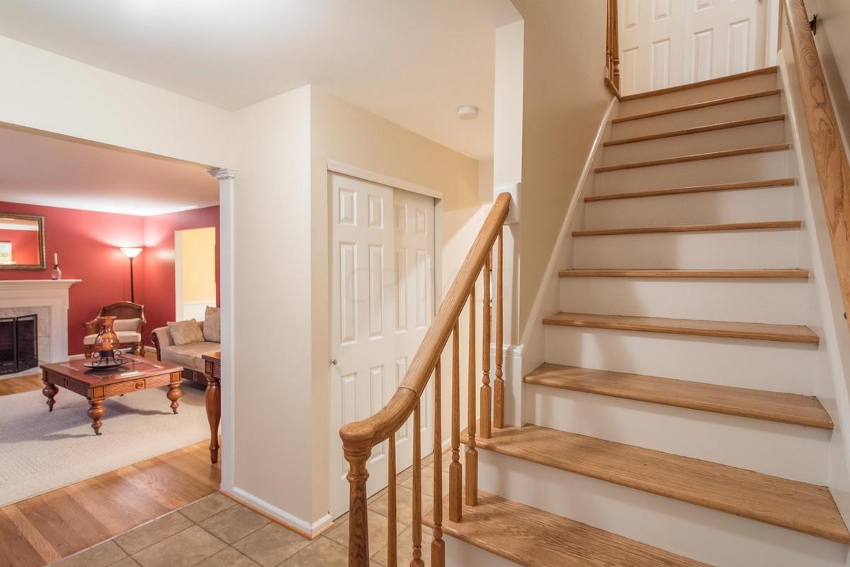 2370 McCoy Road Columbus, OH 43220 - Photo 13 of 30
